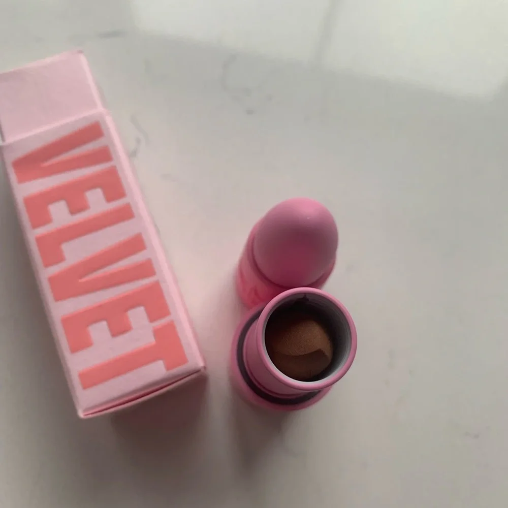 Jeffree Star Velvet Trap Lipstick - Chocolate Fondue (Brown w/ Orange Undertone)